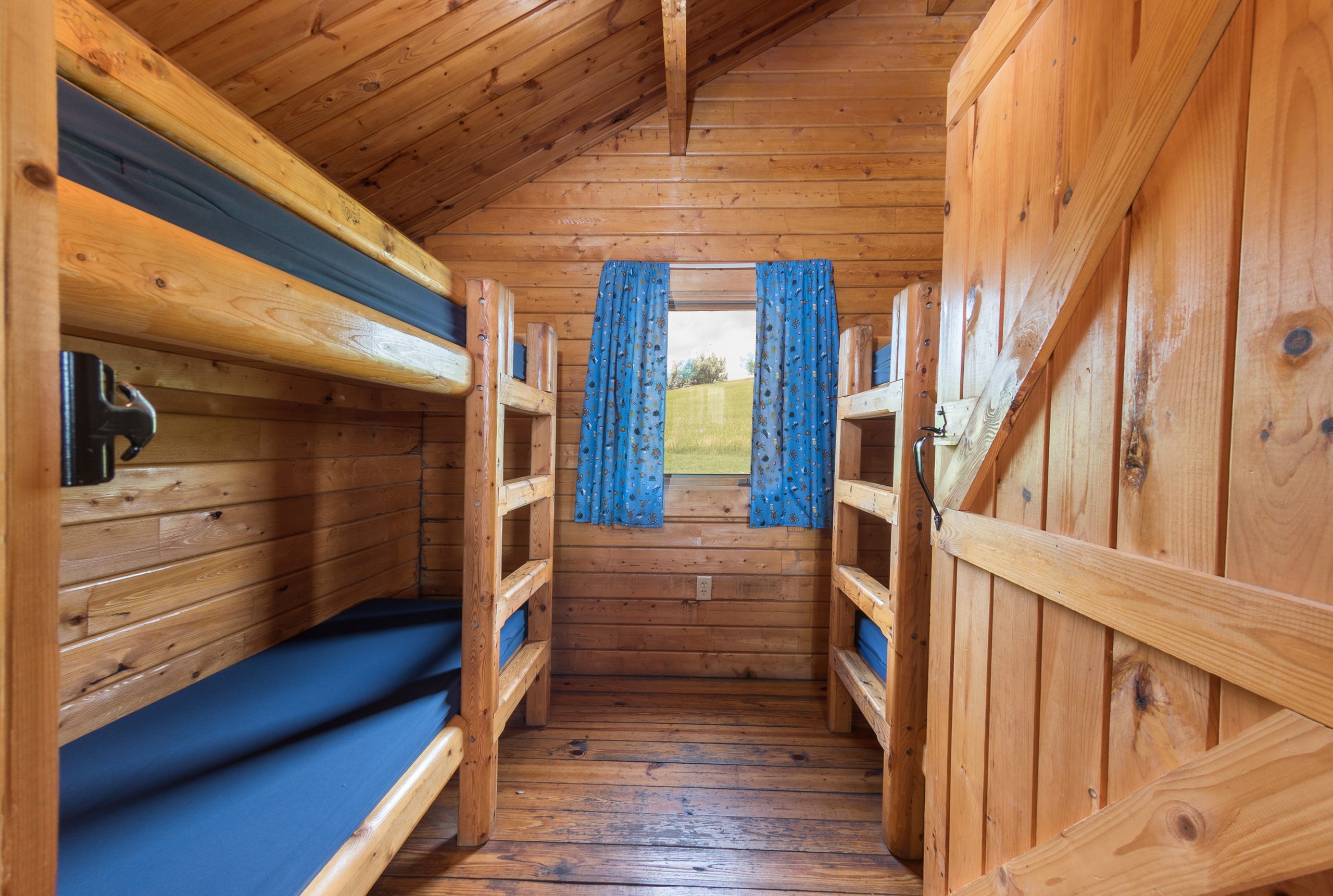 Bungalow Bunk Room. Single bunk sets on each side of the room